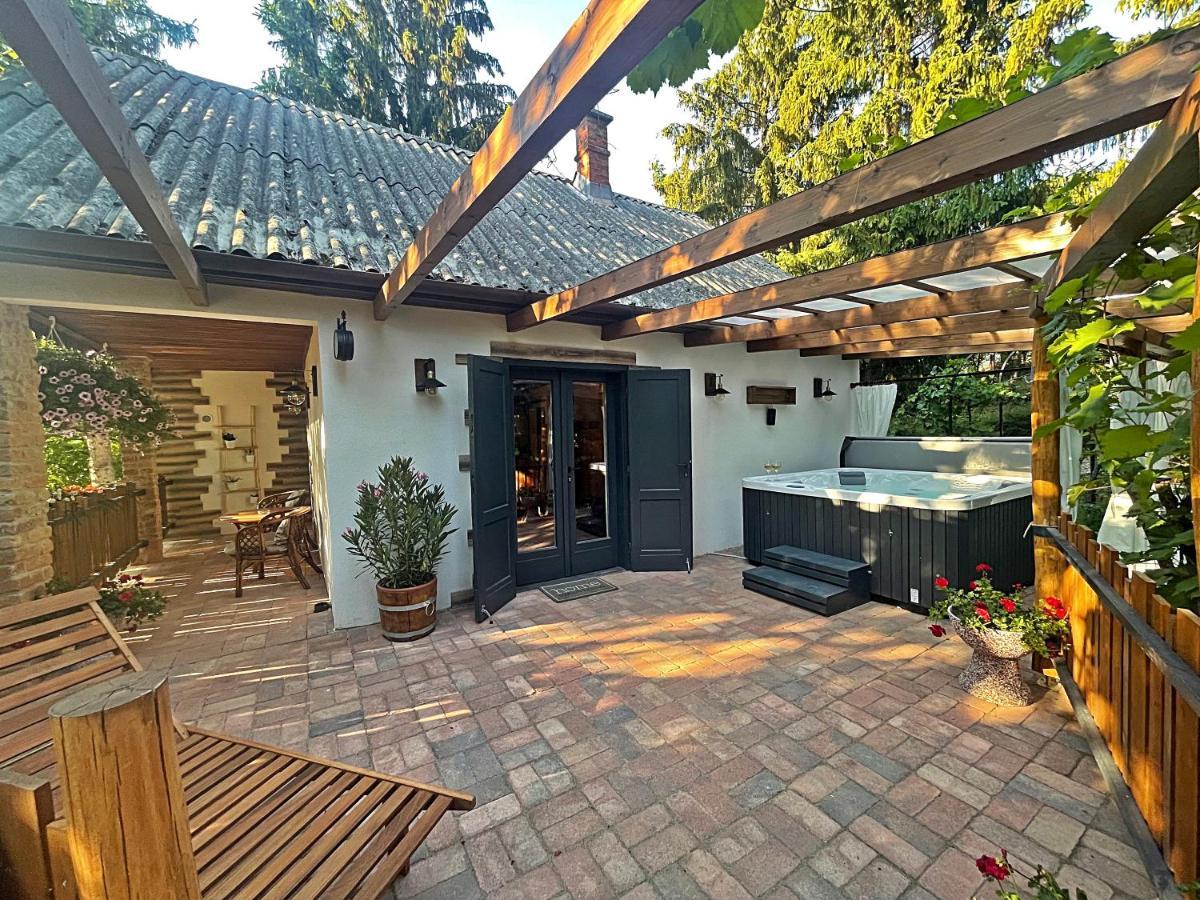 Cityside Cottage Eger Buitenkant foto